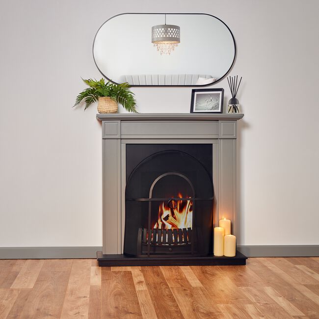 Silverflame  28" Arch Fire Guard Black